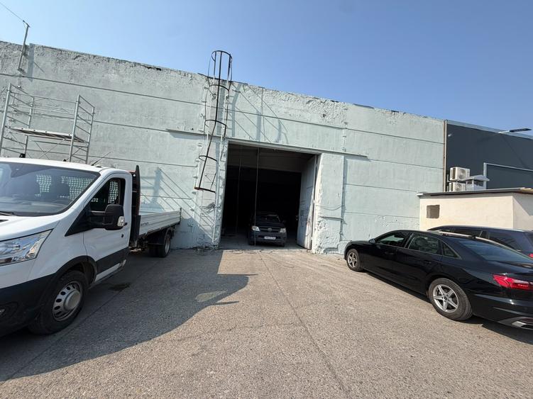 Spațiu industrial, de 576 mp, în Sud