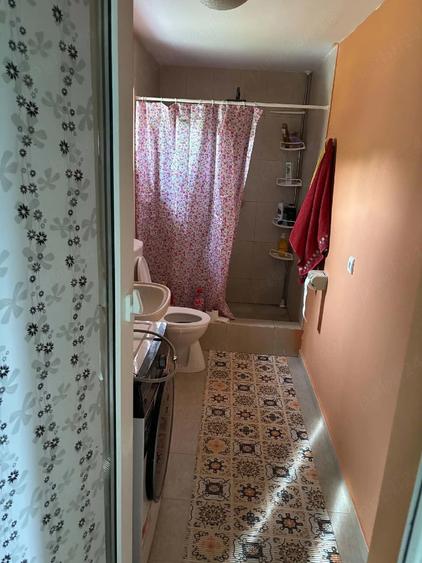 Casă cu 2 camere cu Teren 2056 Mp în Central