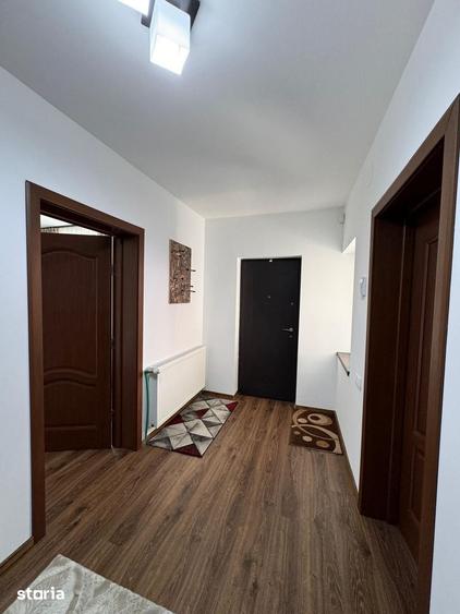 Casă cu 7 camere cu Teren 526 Mp în Măneciu