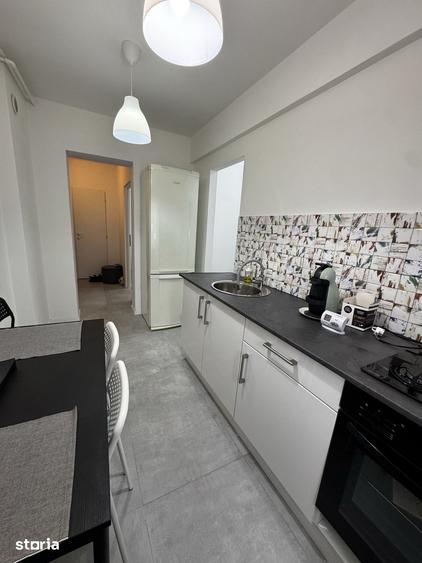 Apartament cu 3 camere decomandat, mobilat în Central