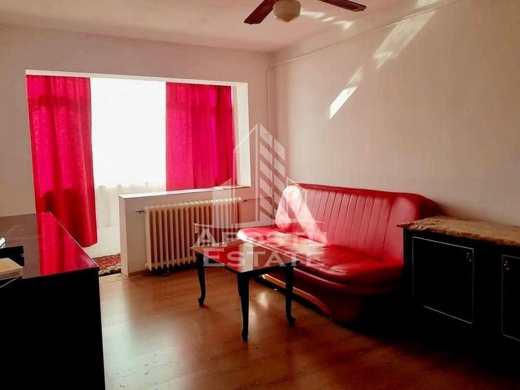 Apartament cu 4 camere decomandat în Aurel Vlaicu