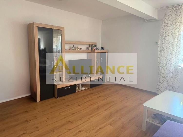 Apartament cu 2 camere decomandat în Apărătorii Patriei