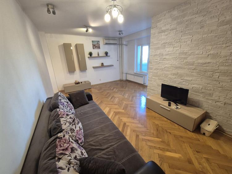 Apartament cu 2 camere decomandat în 1 Mai