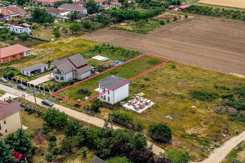 Teren Construcții intravilan de 961 mp, în Nord
