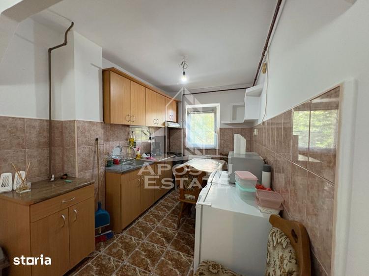 Apartament cu 2 camere semidecomandat în Girocului