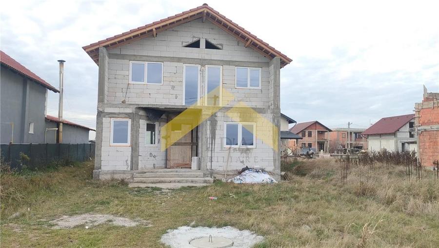 Casă individuală cu 4 camere cu Teren 300 Mp în Fântânele