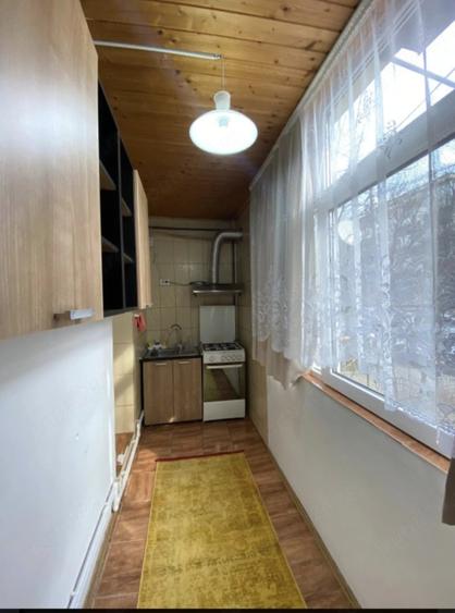 Apartament cu 2 camere decomandat în Rovine