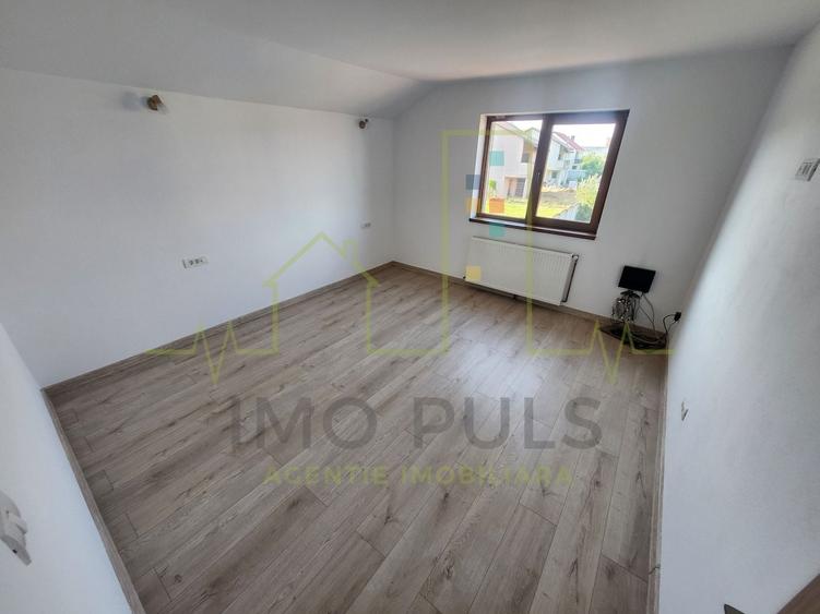 Duplex cu 4 camere cu Canalizare în Săcălaz