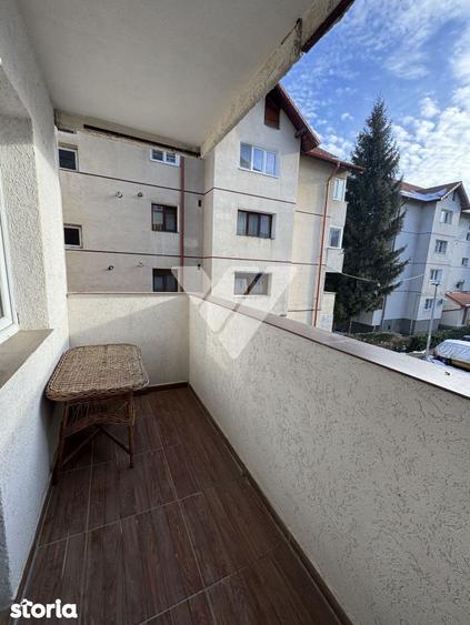 Apartament cu 3 camere decomandat în Valea Aurie