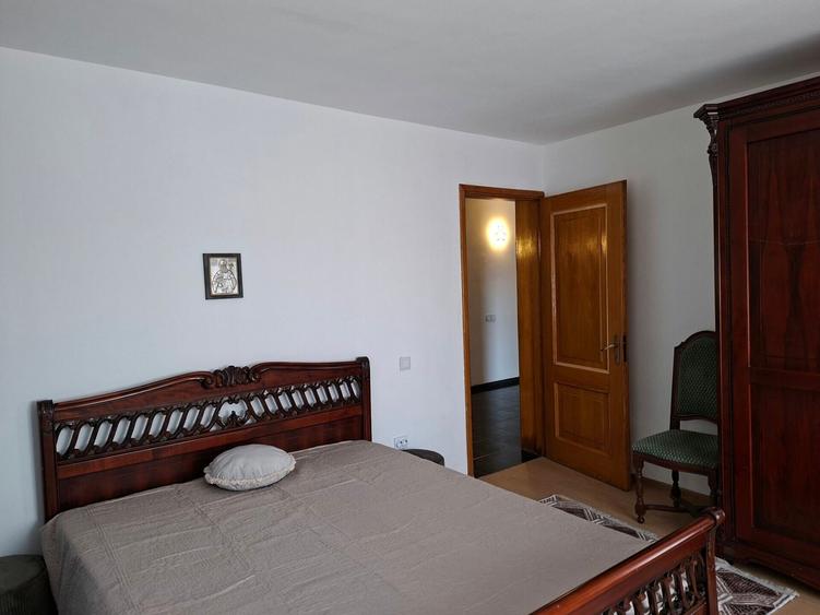 Casă individuală cu 6 camere cu Teren 934 Mp în Otopeni