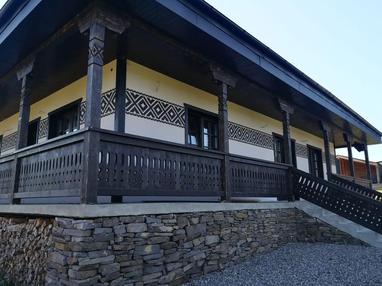 Casă cu 4 camere în Ortoaia