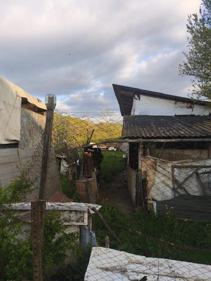 Casă individuală cu 2 camere cu Teren 2100 Mp în Pălatca
