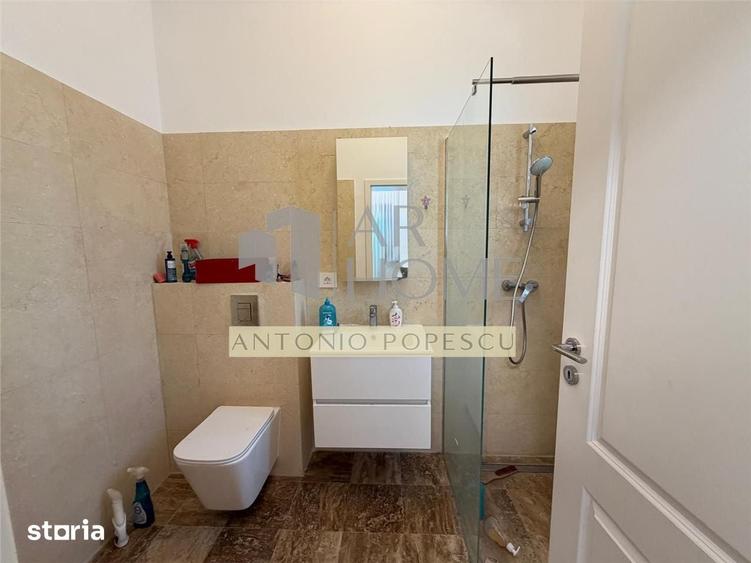 Casă cu 5 camere cu Teren 300 Mp în Târgșoru Vechi