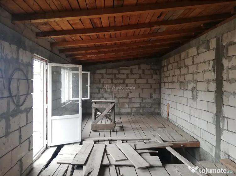 Teren de 216 mp, în Domenii