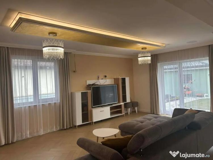 Casă cu 5 camere cu Teren 2000 Mp în Volovăț