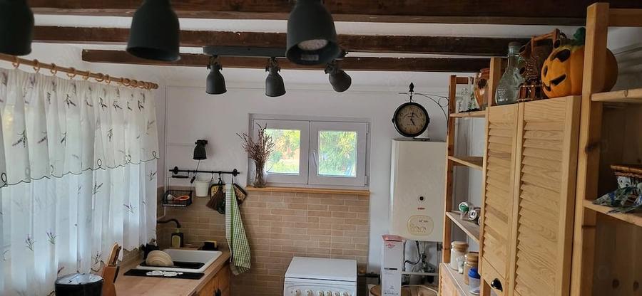 Casă cu 3 camere cu Teren 1100 Mp în Central
