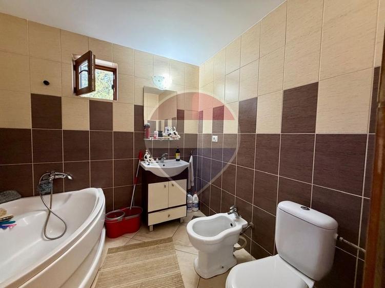 Casă individuală cu 4 camere cu Teren 720 Mp în Vânători