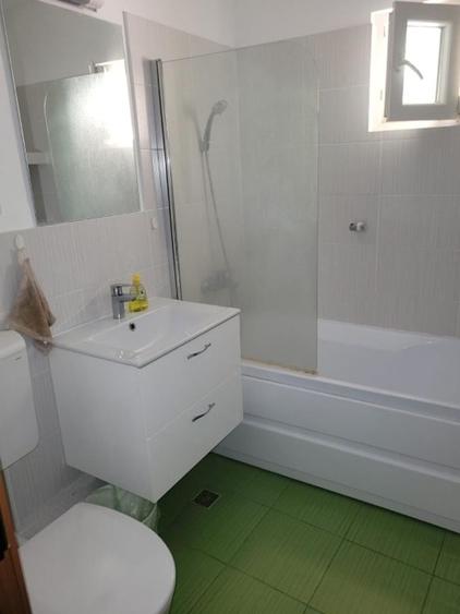 Apartament cu 3 camere decomandat în Aviației