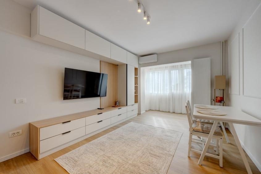 Apartament cu 4 camere decomandat, mobilat în Aviației