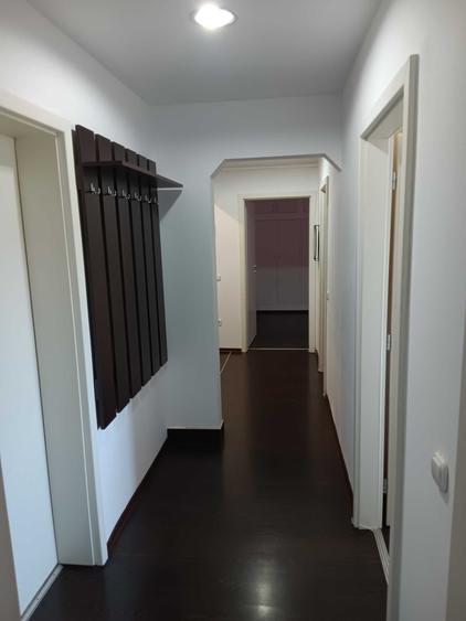 Apartament cu 3 camere decomandat în Vitrometan