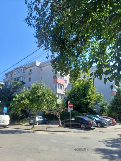 Apartament cu 2 camere decomandat în Aviației