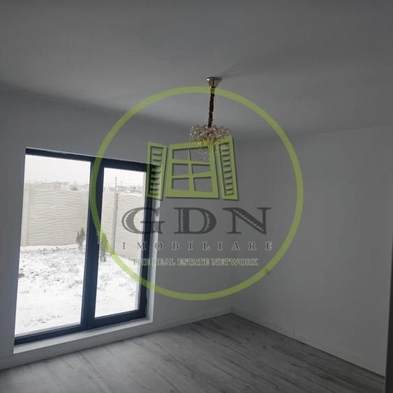 Casă individuală cu 6 camere cu Teren 412 Mp în Preajba
