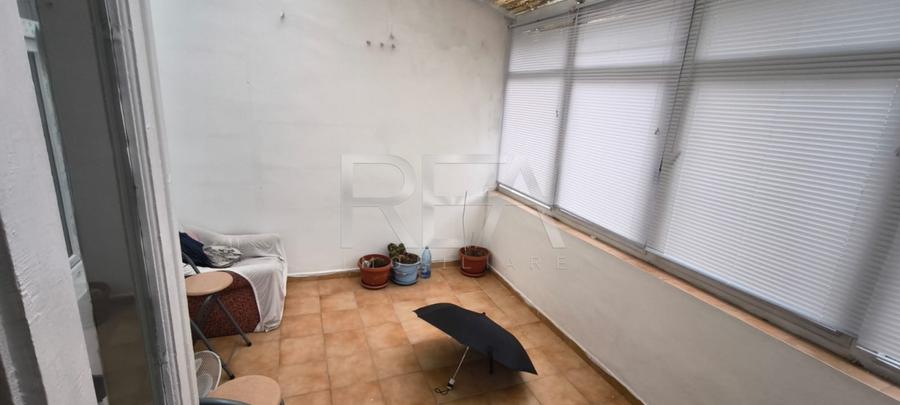 Apartament cu 6 camere decomandat, mobilat în P-ța Universității