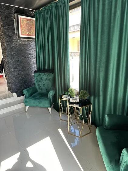 Casă individuală cu 10 camere cu Canalizare în Primo