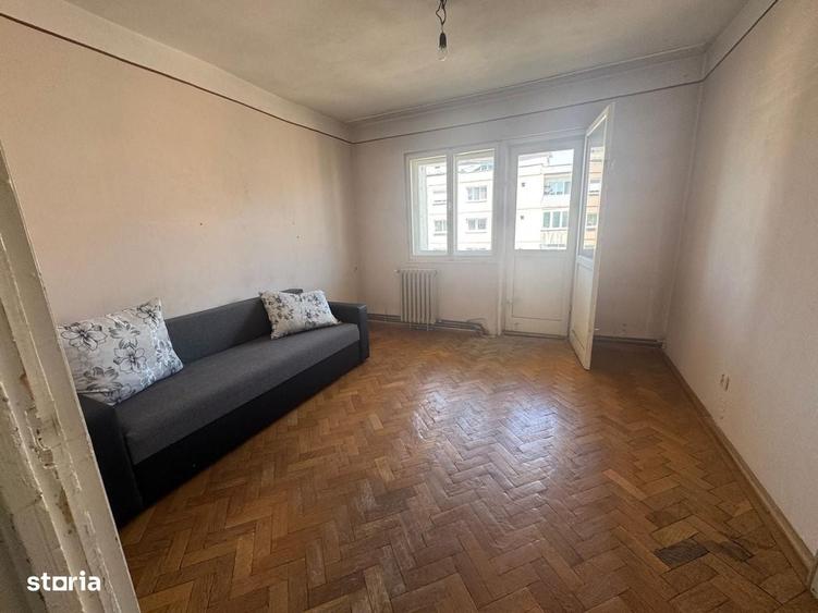 Apartament cu 4 camere în Vasile Aaron