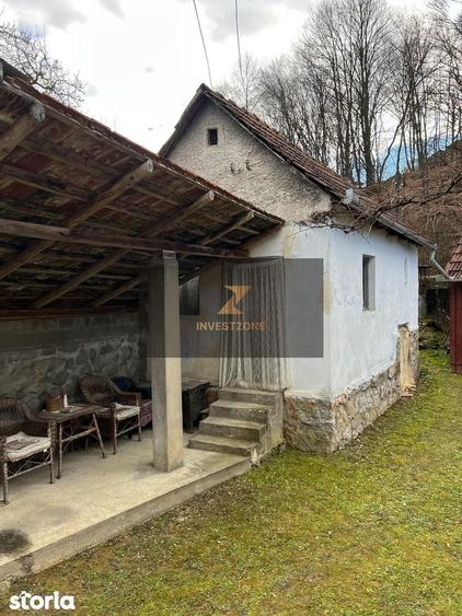 Casă cu 4 camere cu Teren 2328 Mp în Vadu Crișului