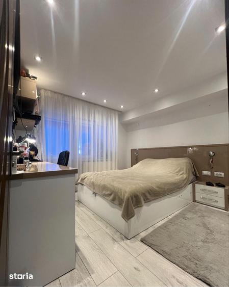 Apartament cu 3 camere decomandat în 9 Mai