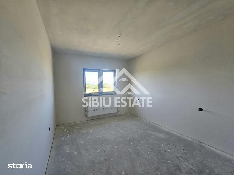 Casa noua 4 dormitoare, spatiu bun pentru familie - 11