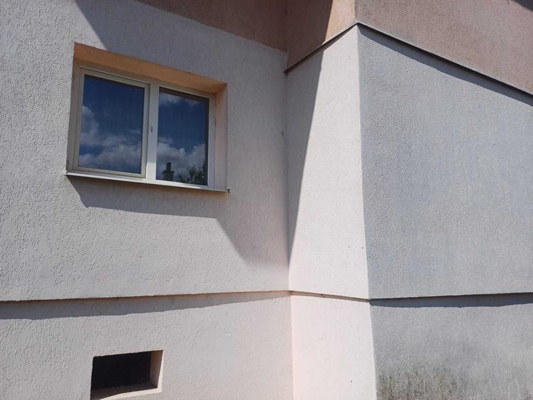 Apartament cu 3 camere decomandat în Săucești