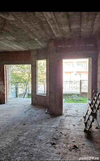 Casă cu 6 camere în Central