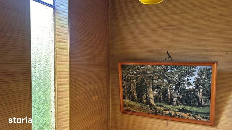 Casă cu 8 camere cu Teren 100 Mp în Centrul Civic
