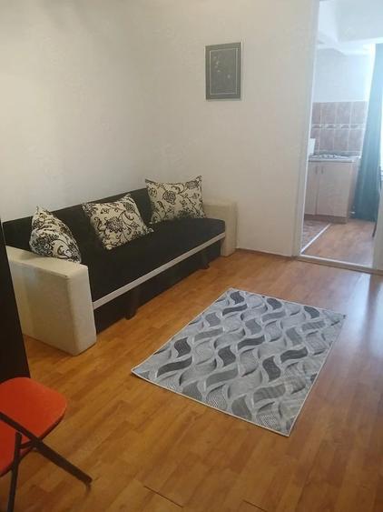 Garsonieră decomandată în Bartolomeu