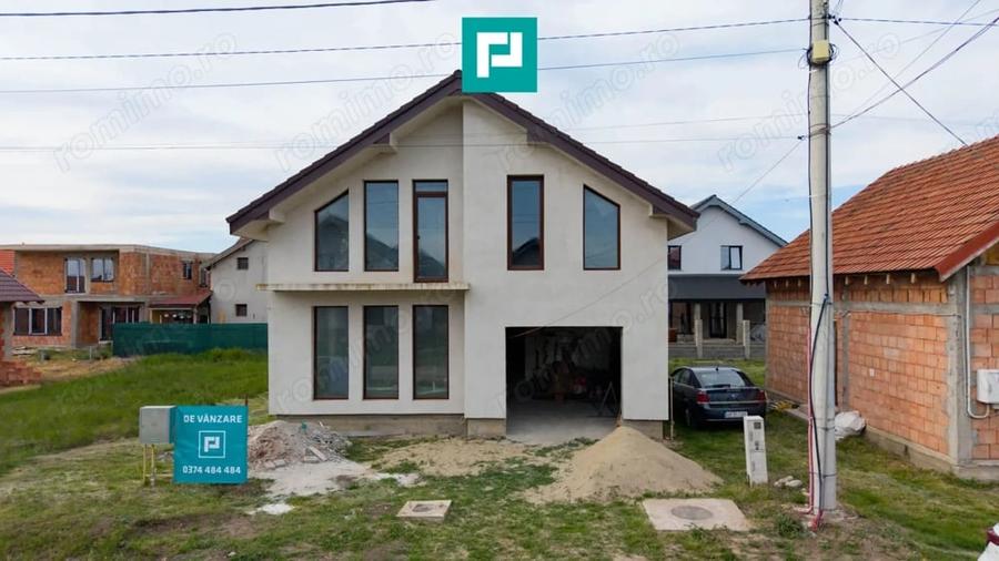 Casă cu 5 camere cu Teren 250 Mp în Est