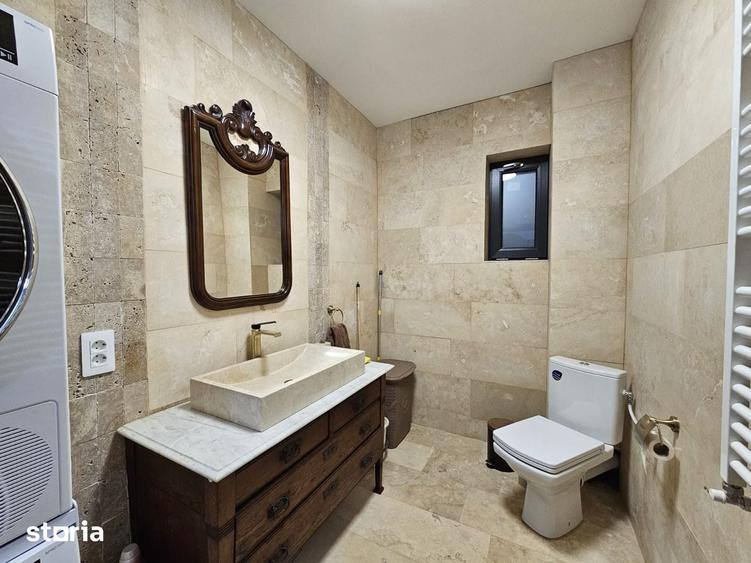 Casă cu 4 camere cu Teren 566 Mp în Central