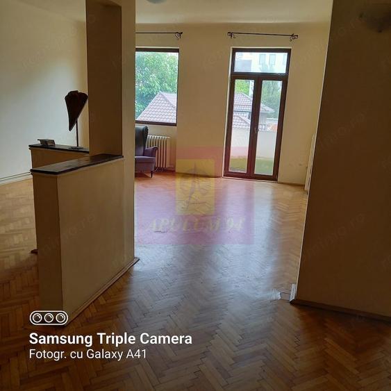 Apartament cu 5 camere semidecomandat în Unirii