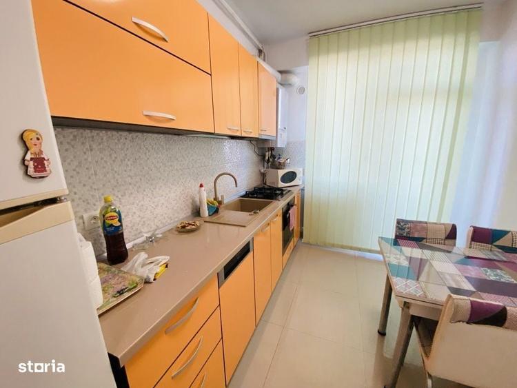 Apartament cu 3 camere, mobilat în Delfinariu