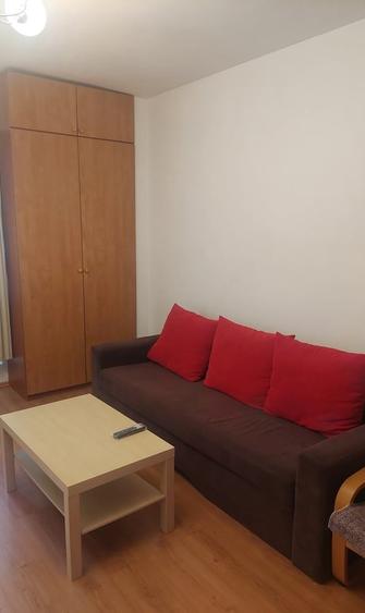 Garsonieră decomandată în Splaiul Unirii