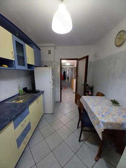 Apartament cu 4 camere decomandat în Central