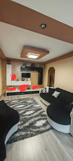Apartament cu 4 camere semidecomandat în Central
