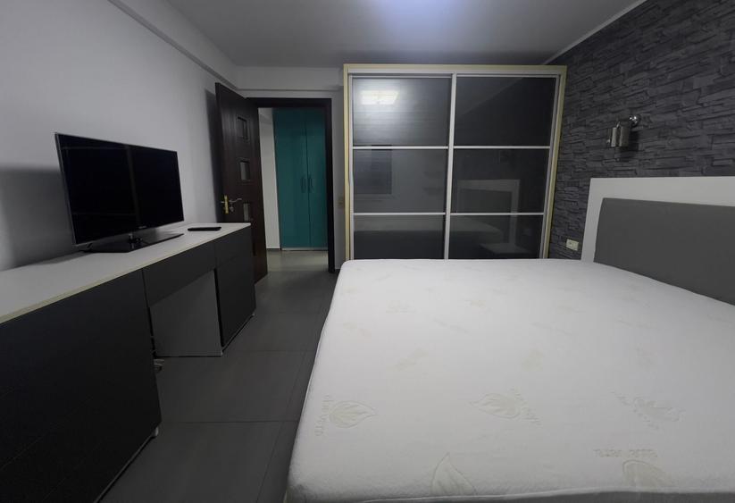 Apartament cu 2 camere, mobilat în Boema
