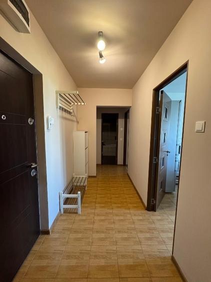 Apartament cu 2 camere decomandat, mobilat în Republicii