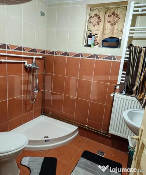 Casă cu 4 camere cu Teren 980 Mp în Brănești