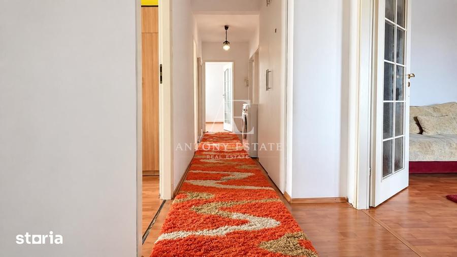 Apartament cu 4 camere decomandat în Salca