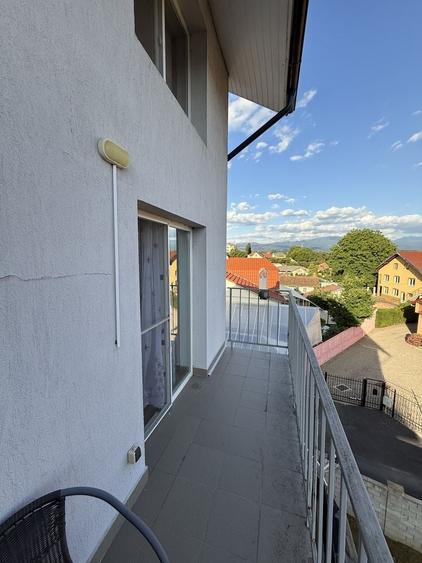 Vand apartament cu 3 camere,etj 2, Splaiul Sebesului - 1