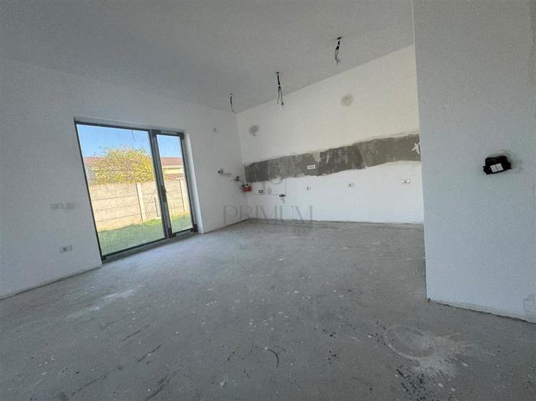 Casă individuală cu 4 camere cu Teren 320 Mp în Moșnița Nouă