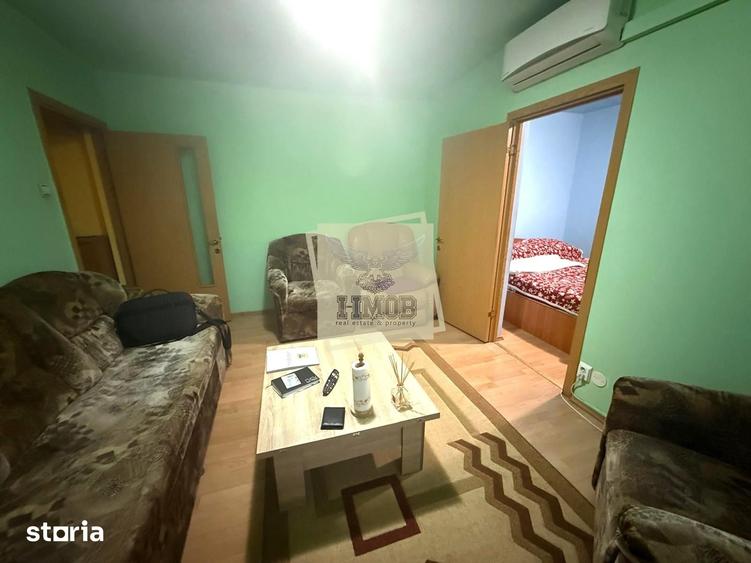 Apartament cu 3 camere semidecomandat în Vasile Aaron